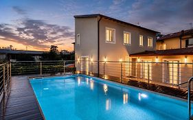 Petit Hotel